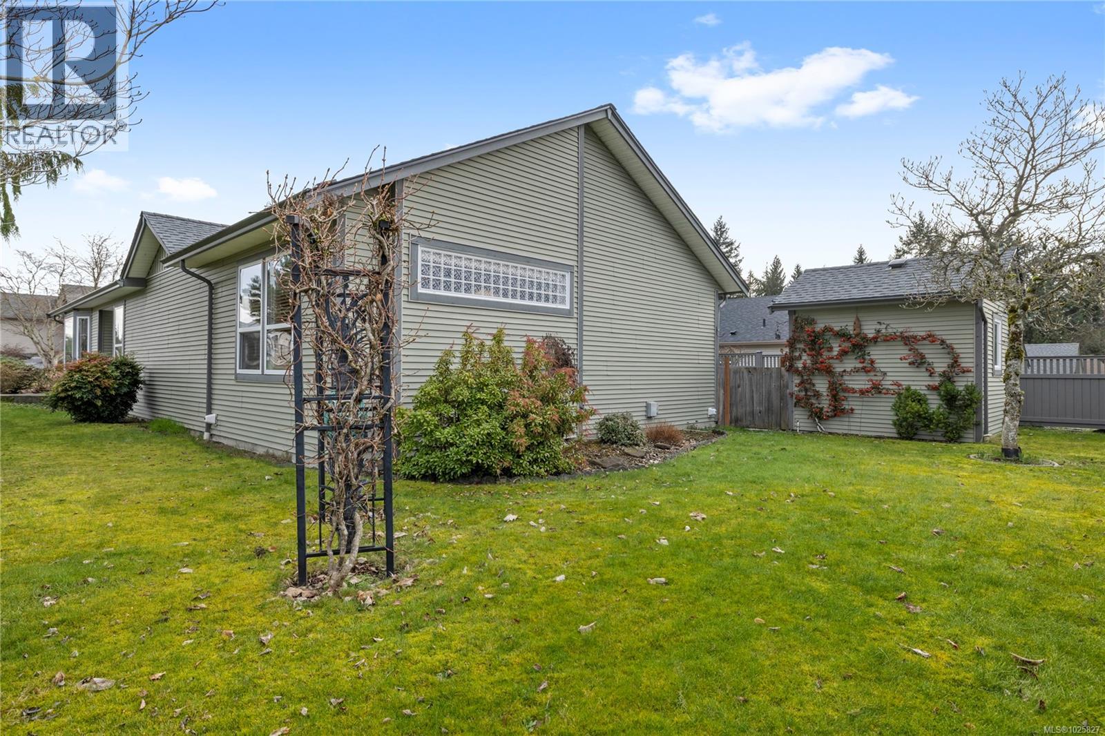 3967 Excalibur St, Nanaimo