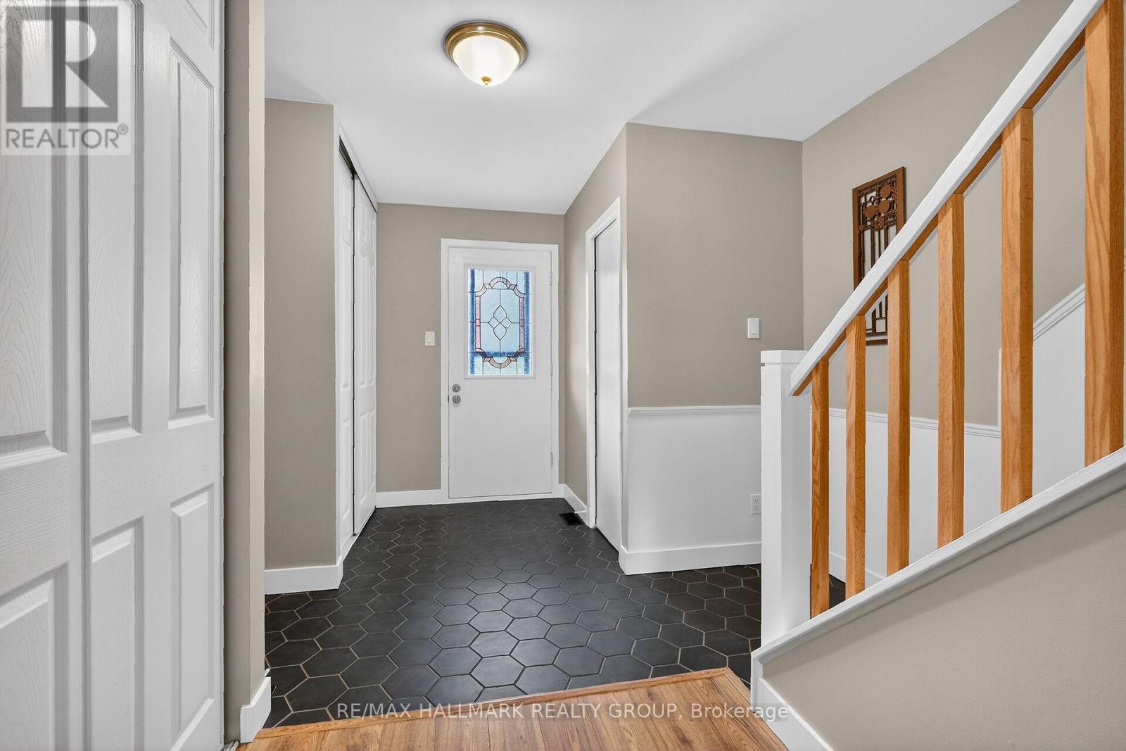 12 BLACK FOREST LANE - Photo 4 of 49, Ottawa, Ontario