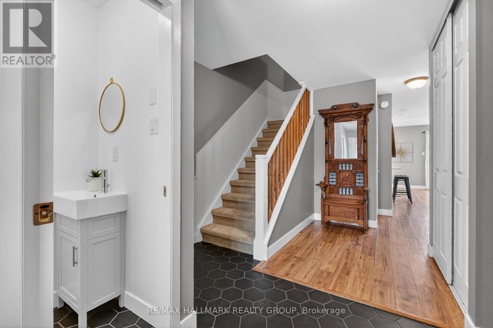 12 BLACK FOREST LANE - Photo 5 of 49, Ottawa, Ontario