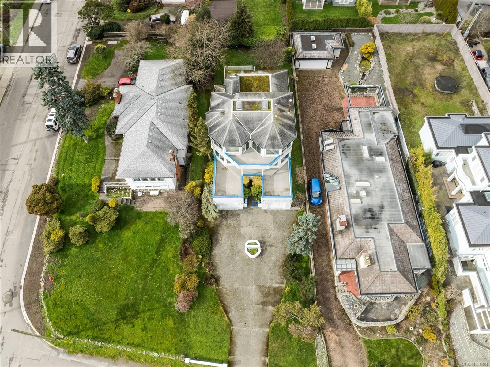  2524 Esplanade, Oak Bay