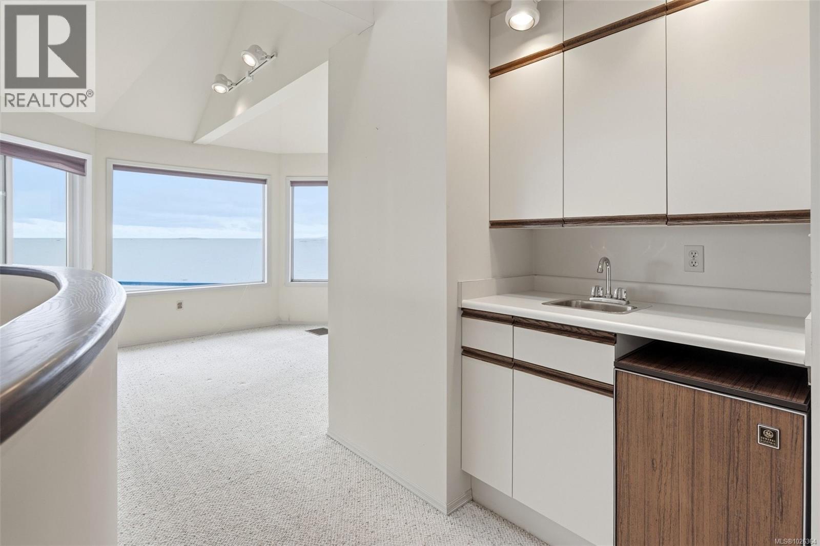  2524 Esplanade, Oak Bay