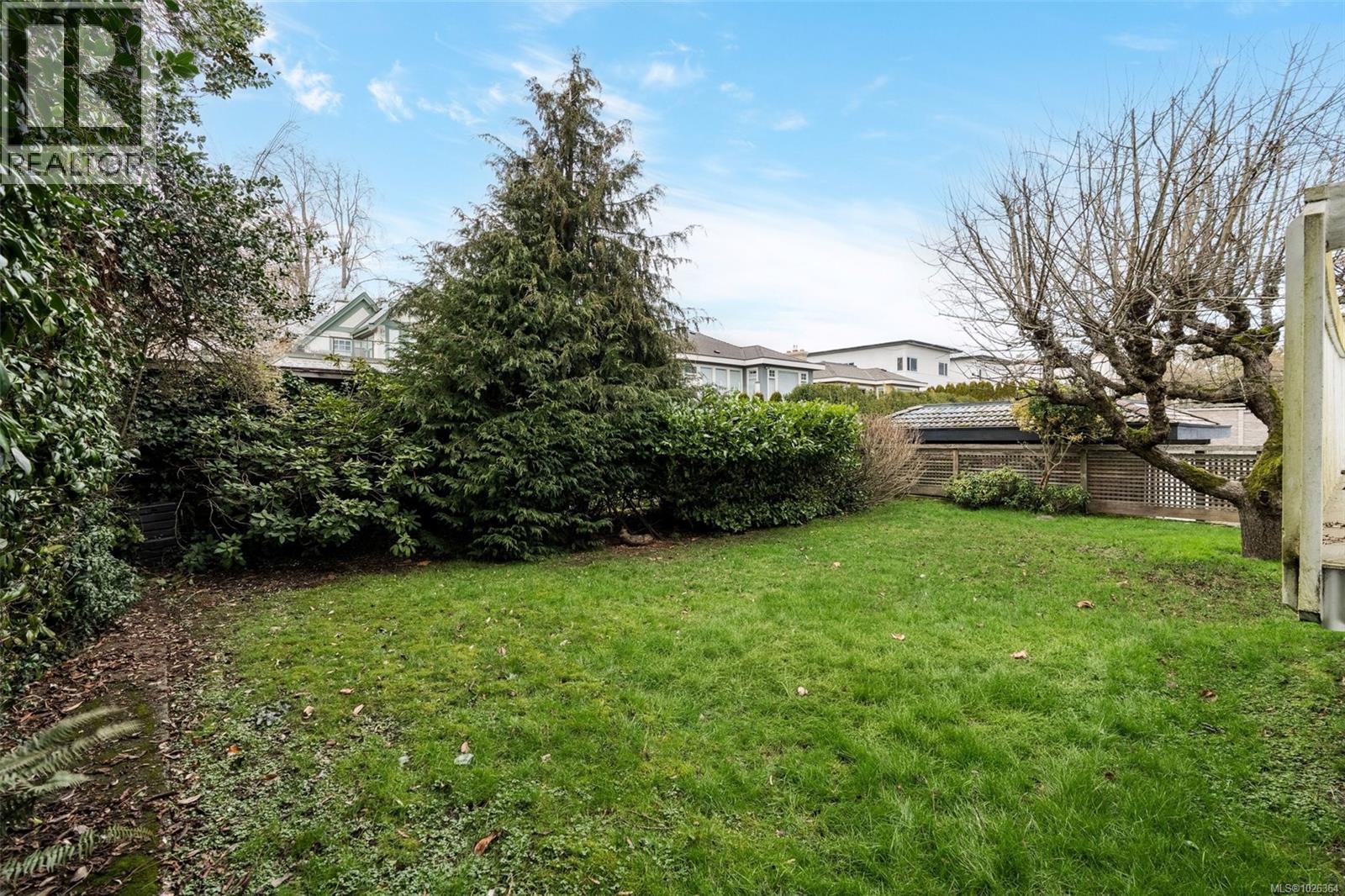  2524 Esplanade, Oak Bay