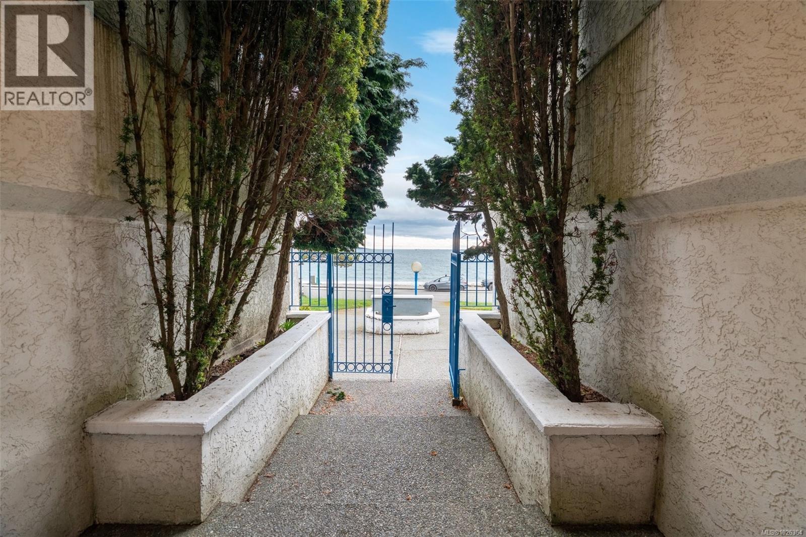  2524 Esplanade, Oak Bay