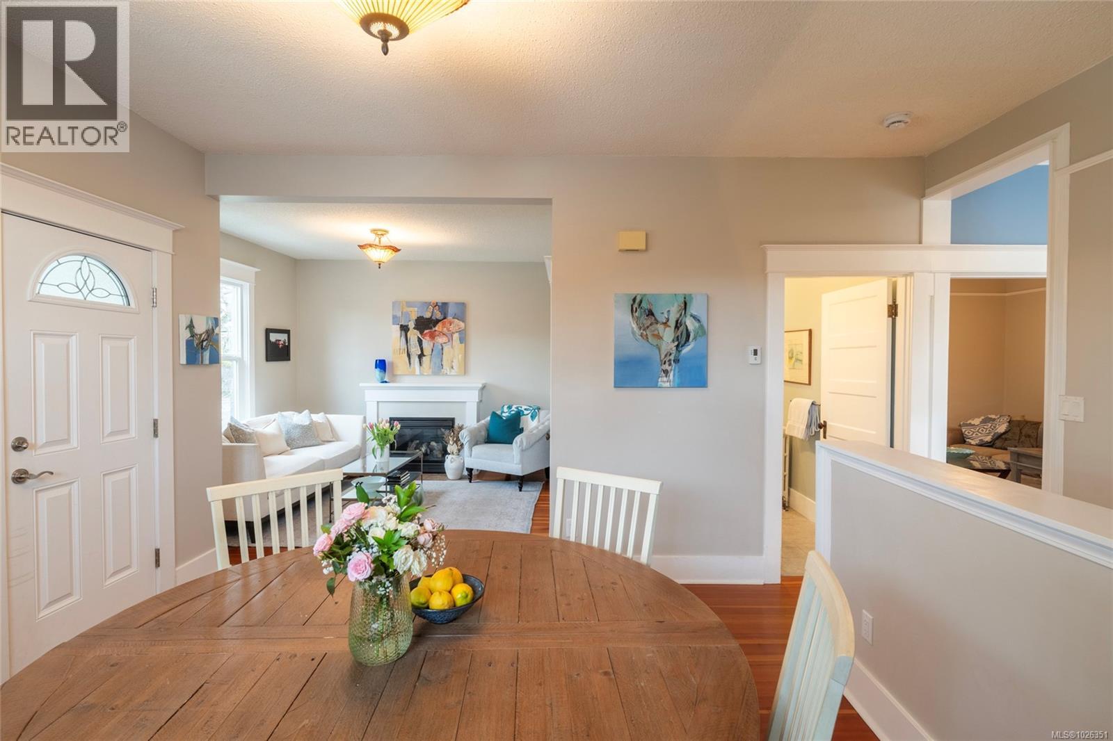  675 Monterey Avenue, Oak Bay