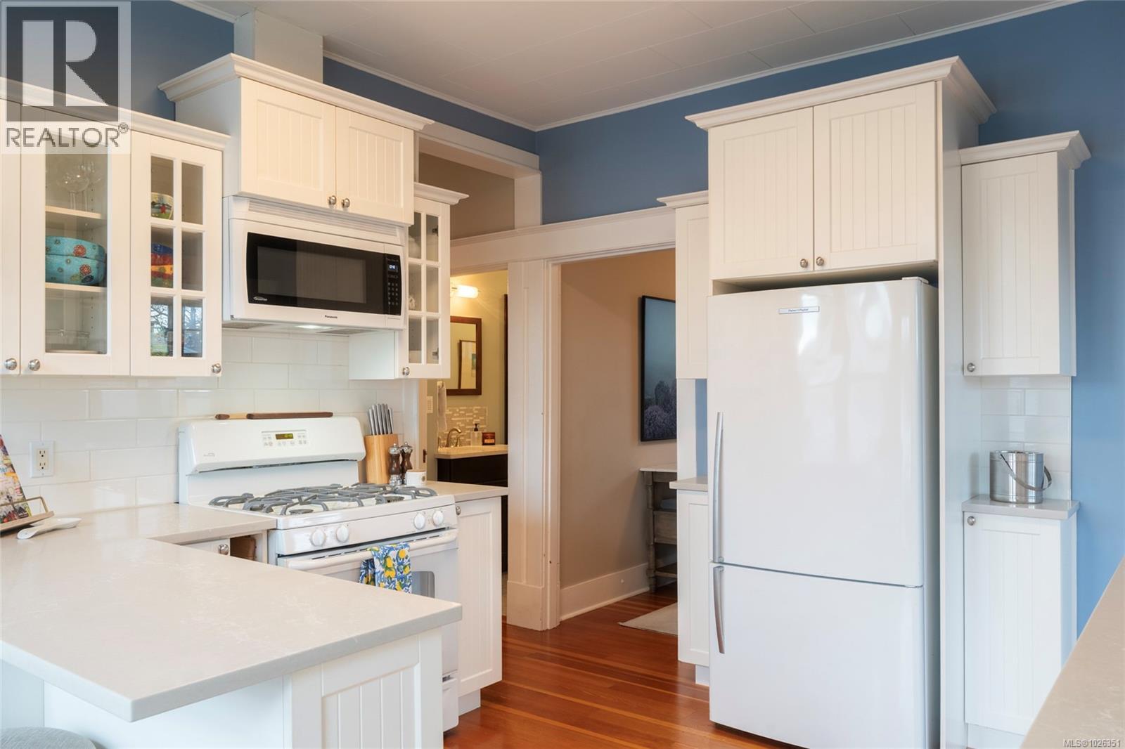  675 Monterey Avenue, Oak Bay