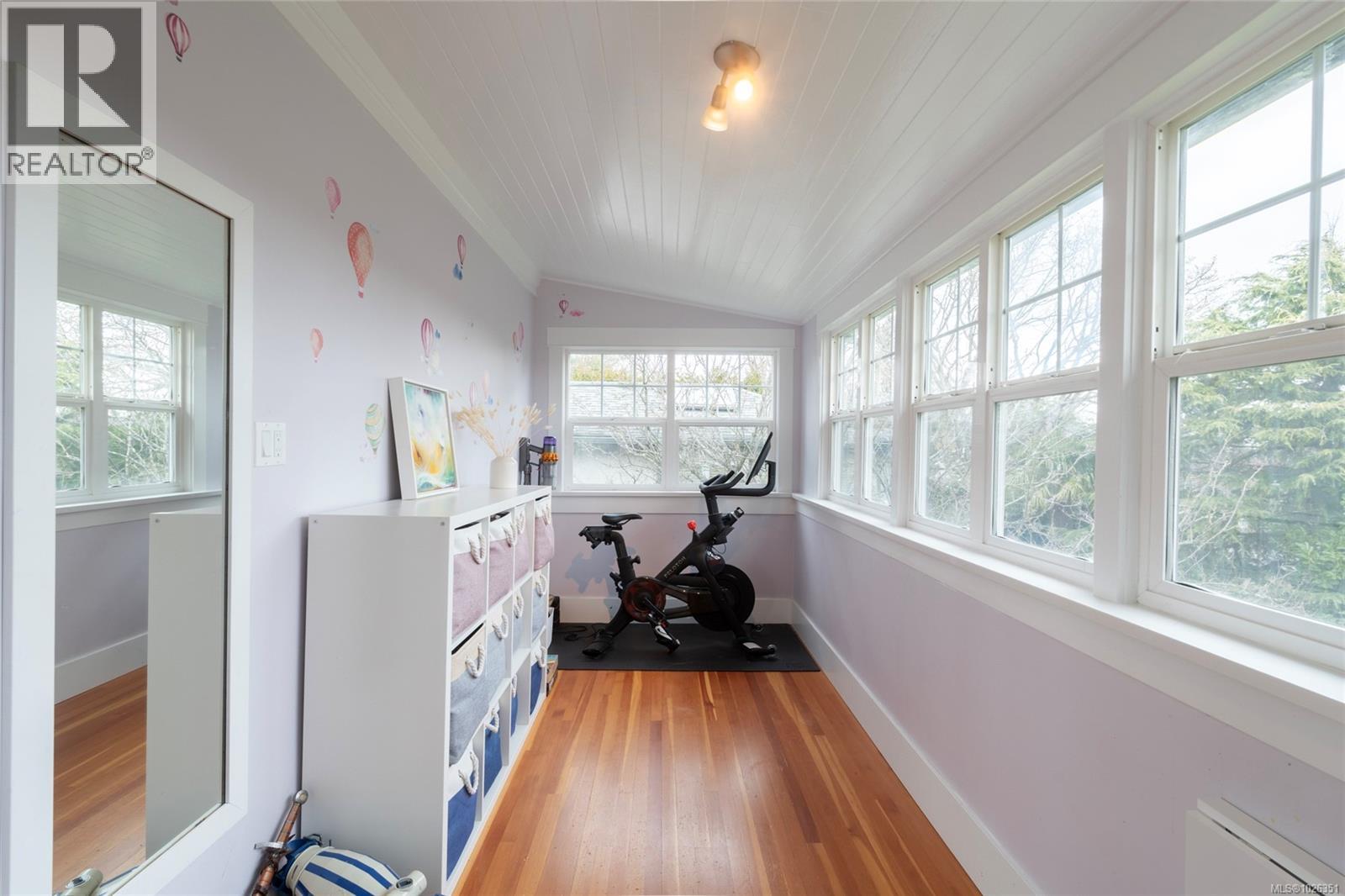  675 Monterey Avenue, Oak Bay