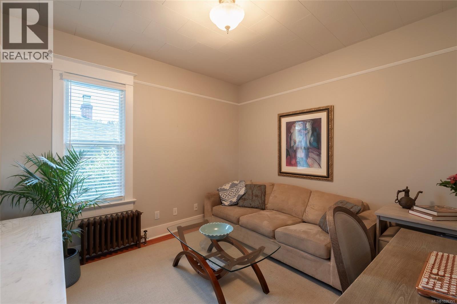  675 Monterey Avenue, Oak Bay