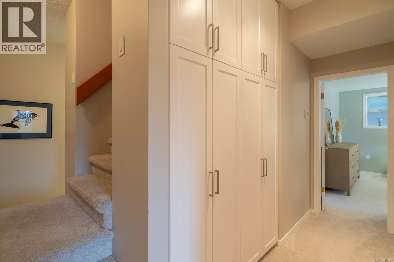  675 Monterey Avenue, Oak Bay