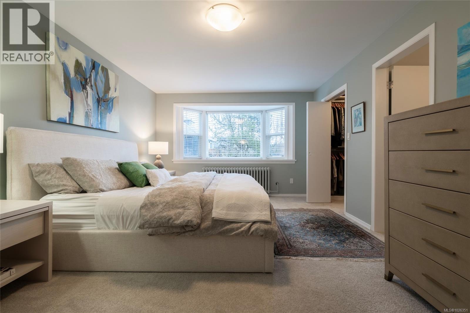  675 Monterey Avenue, Oak Bay