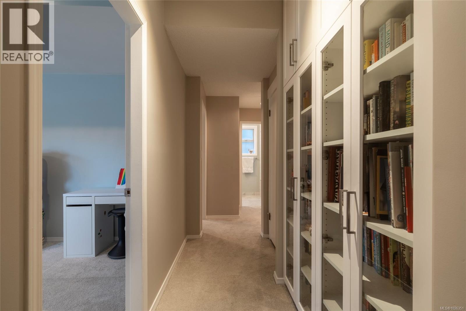  675 Monterey Avenue, Oak Bay