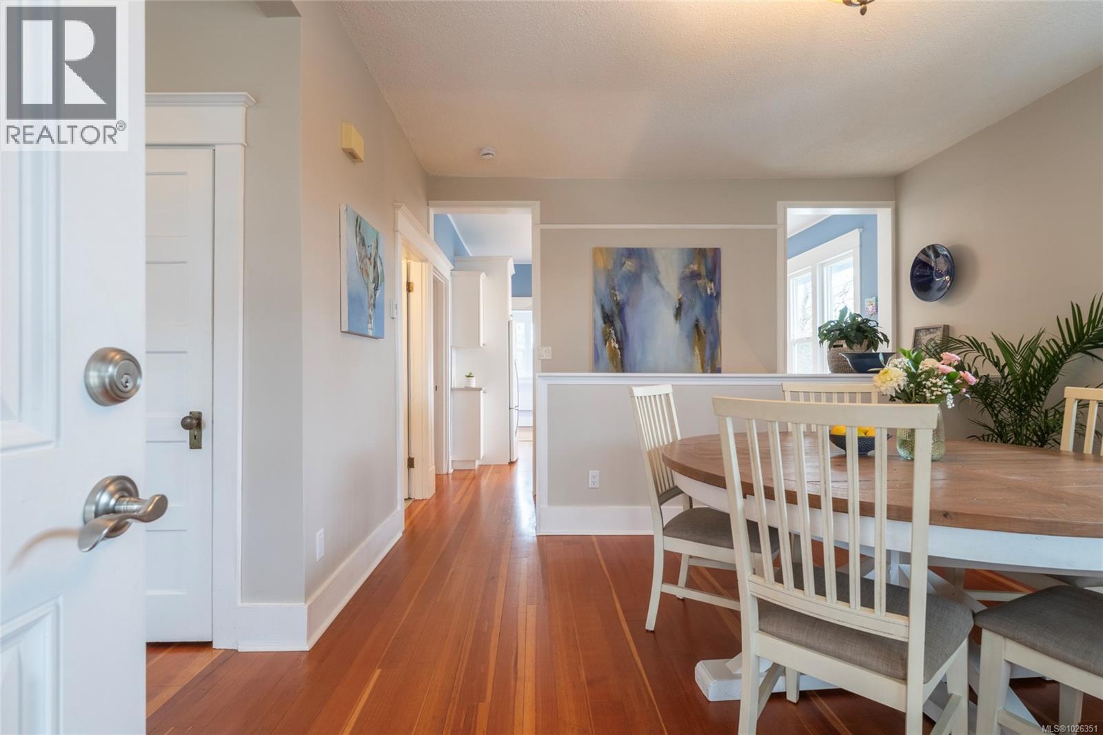  675 Monterey Avenue, Oak Bay