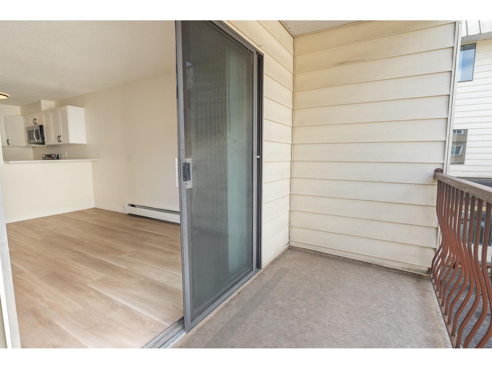 205 45749 SPADINA AVENUE, Chilliwack Downtown, Chilliwack