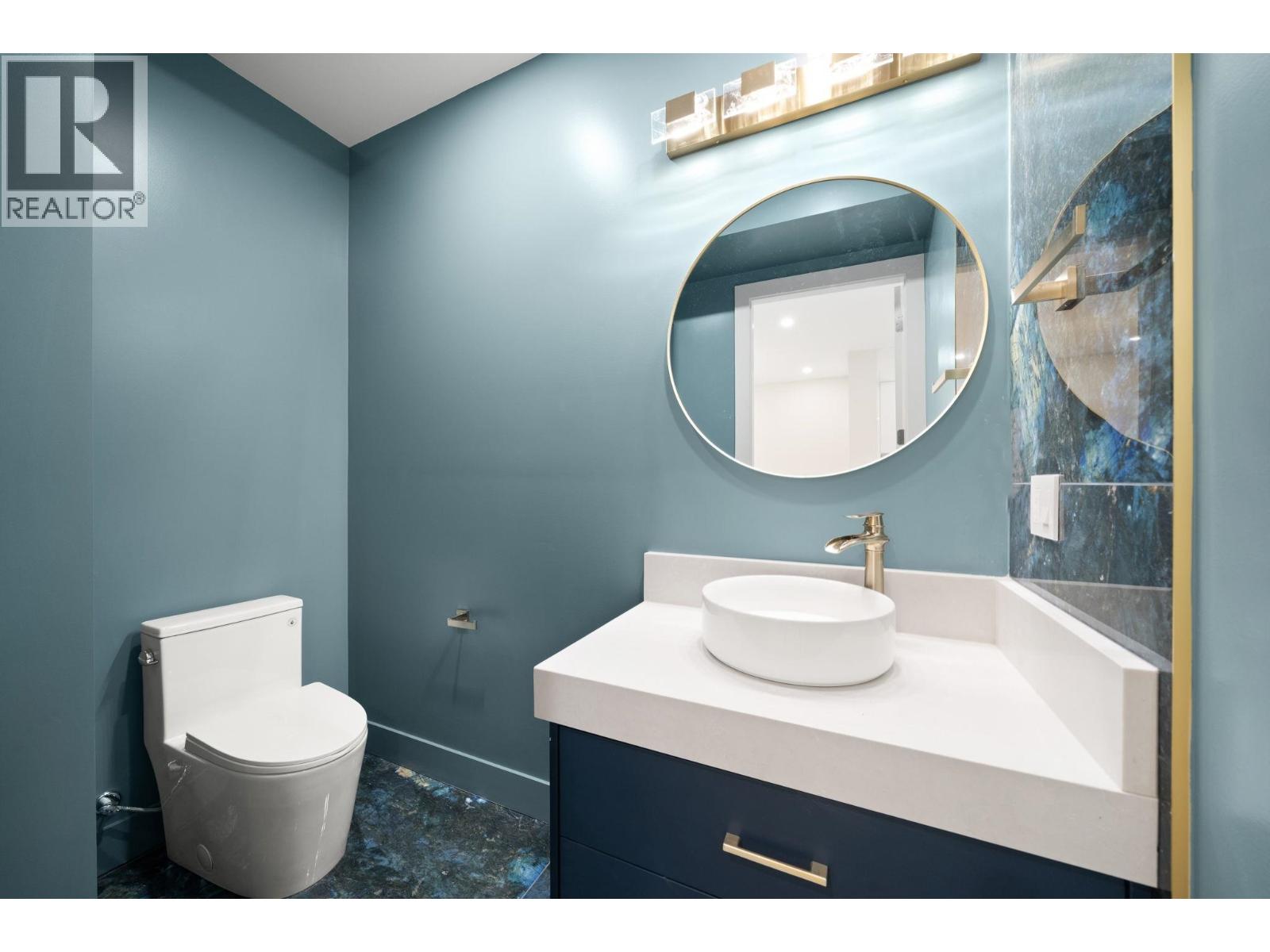 4 3881 HURST STREET, Burnaby