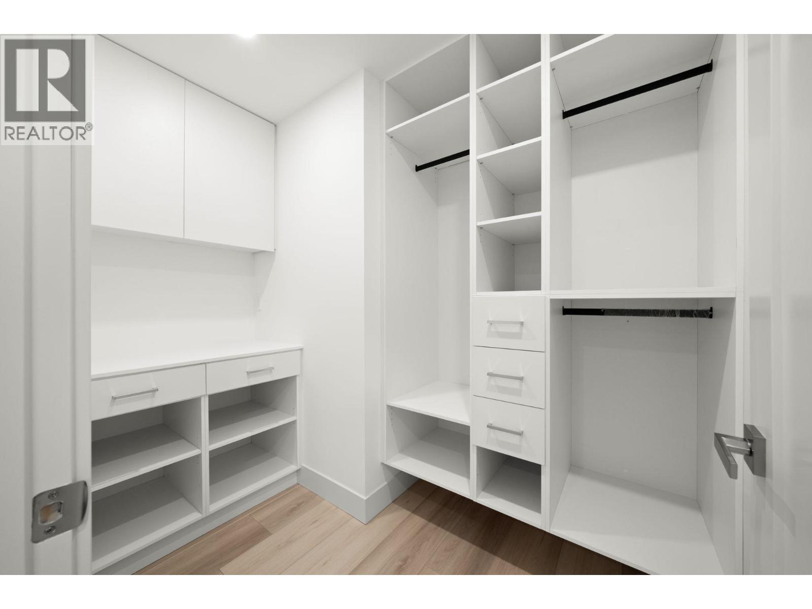 4 3881 HURST STREET, Burnaby