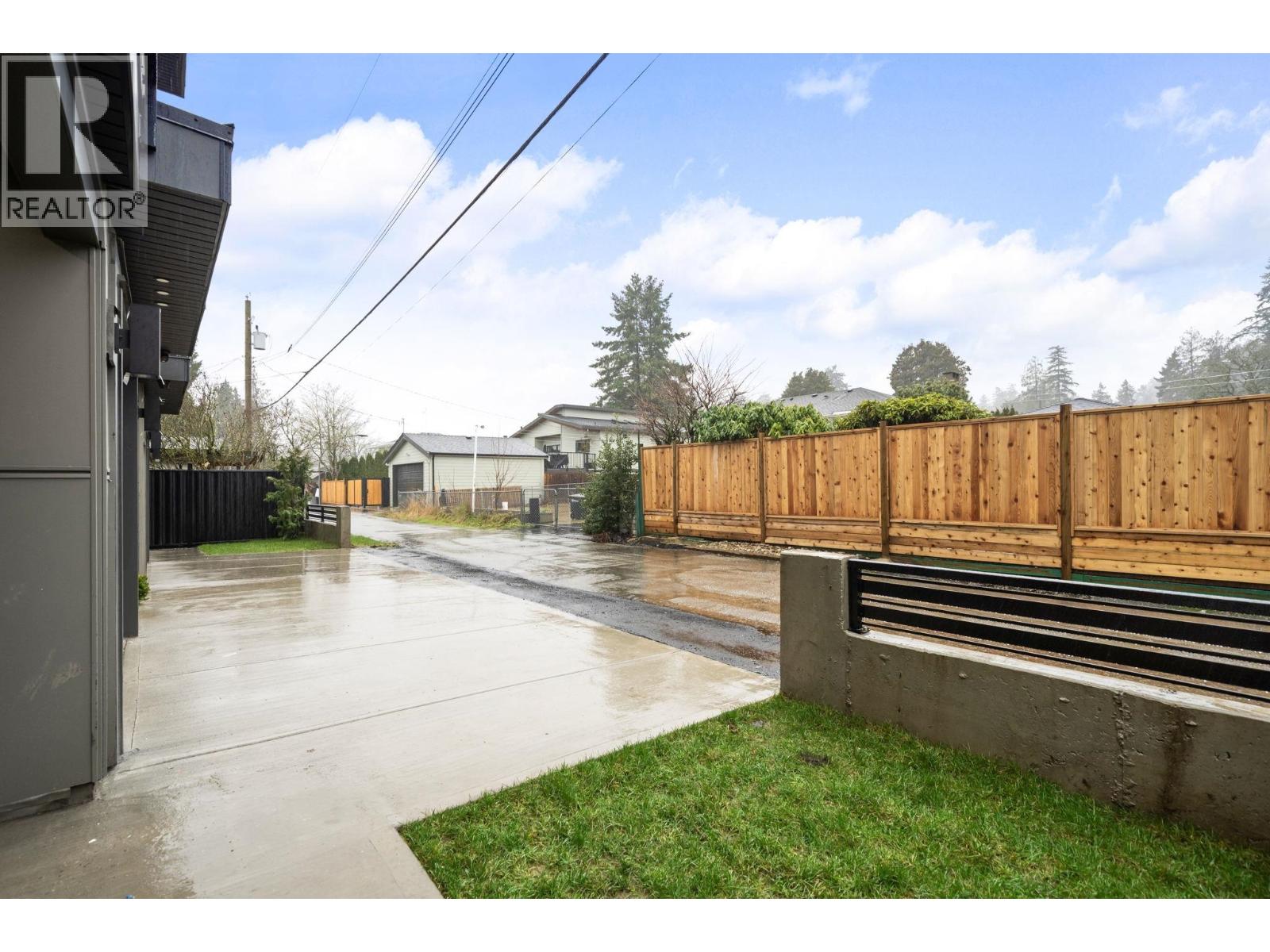 4 3881 HURST STREET, Burnaby