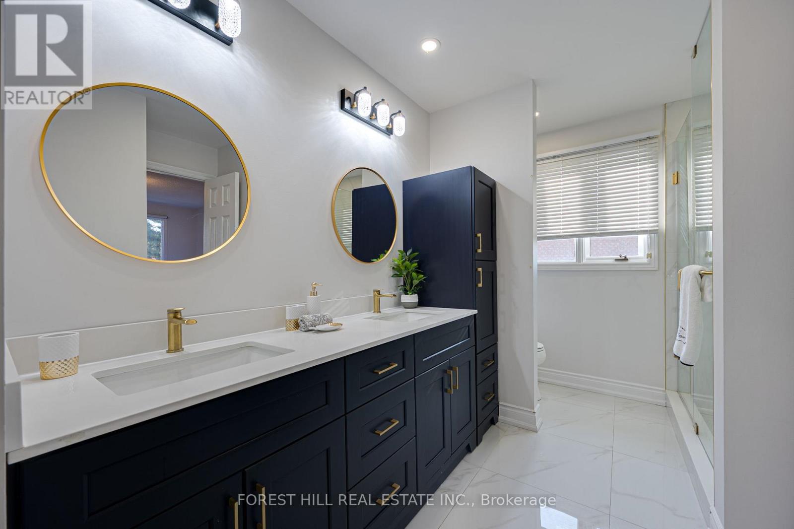211 FRANKLIN AVENUE - 33