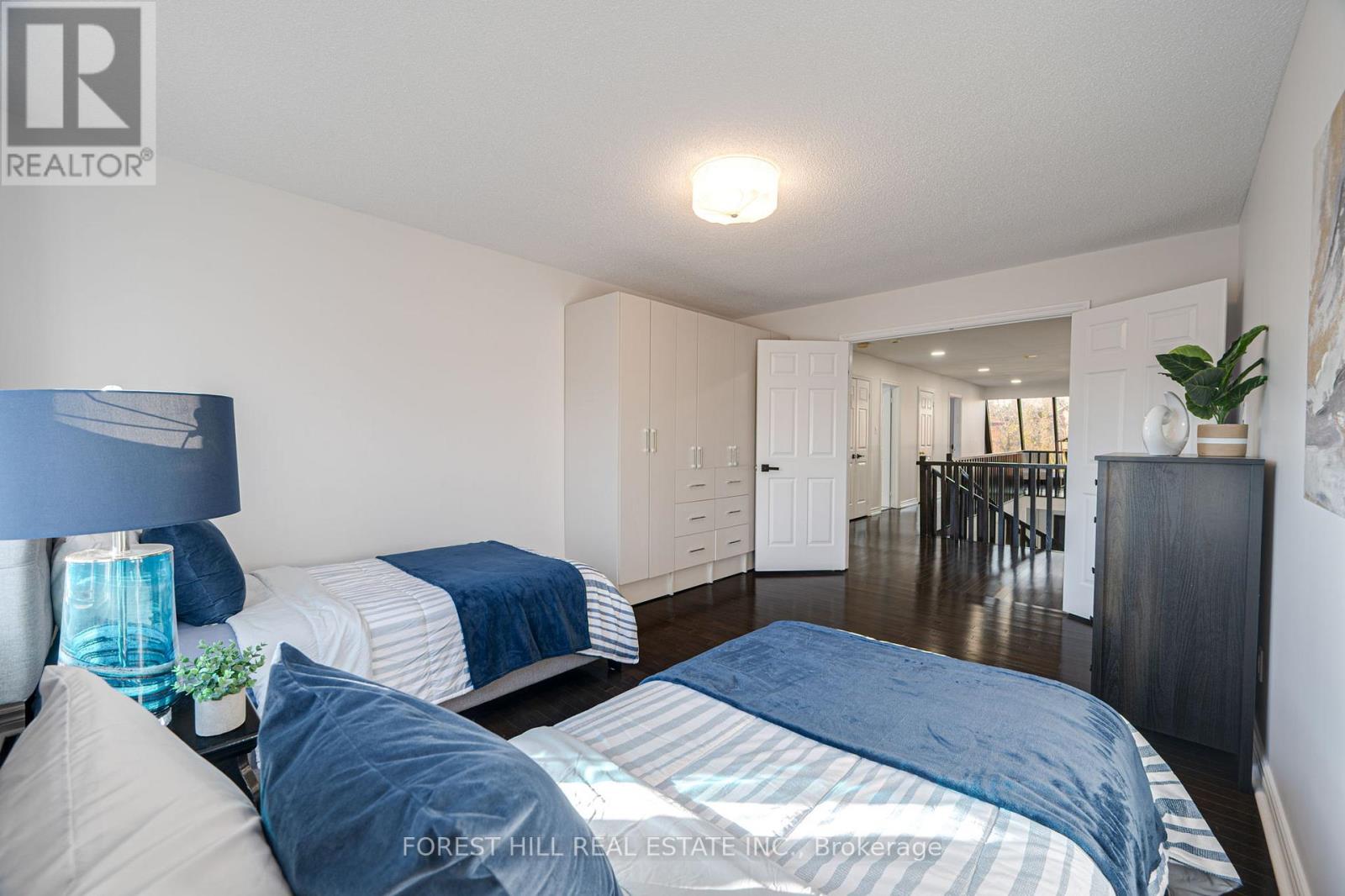 211 FRANKLIN AVENUE - 38