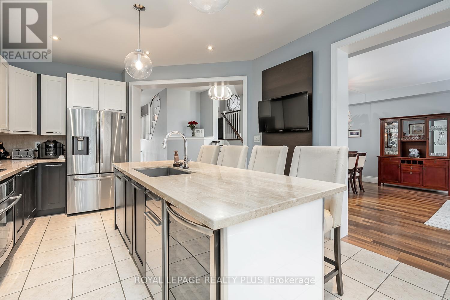 329 TONELLI LANE - Photo 5 of 29, Milton (HA Harrison), Ontario