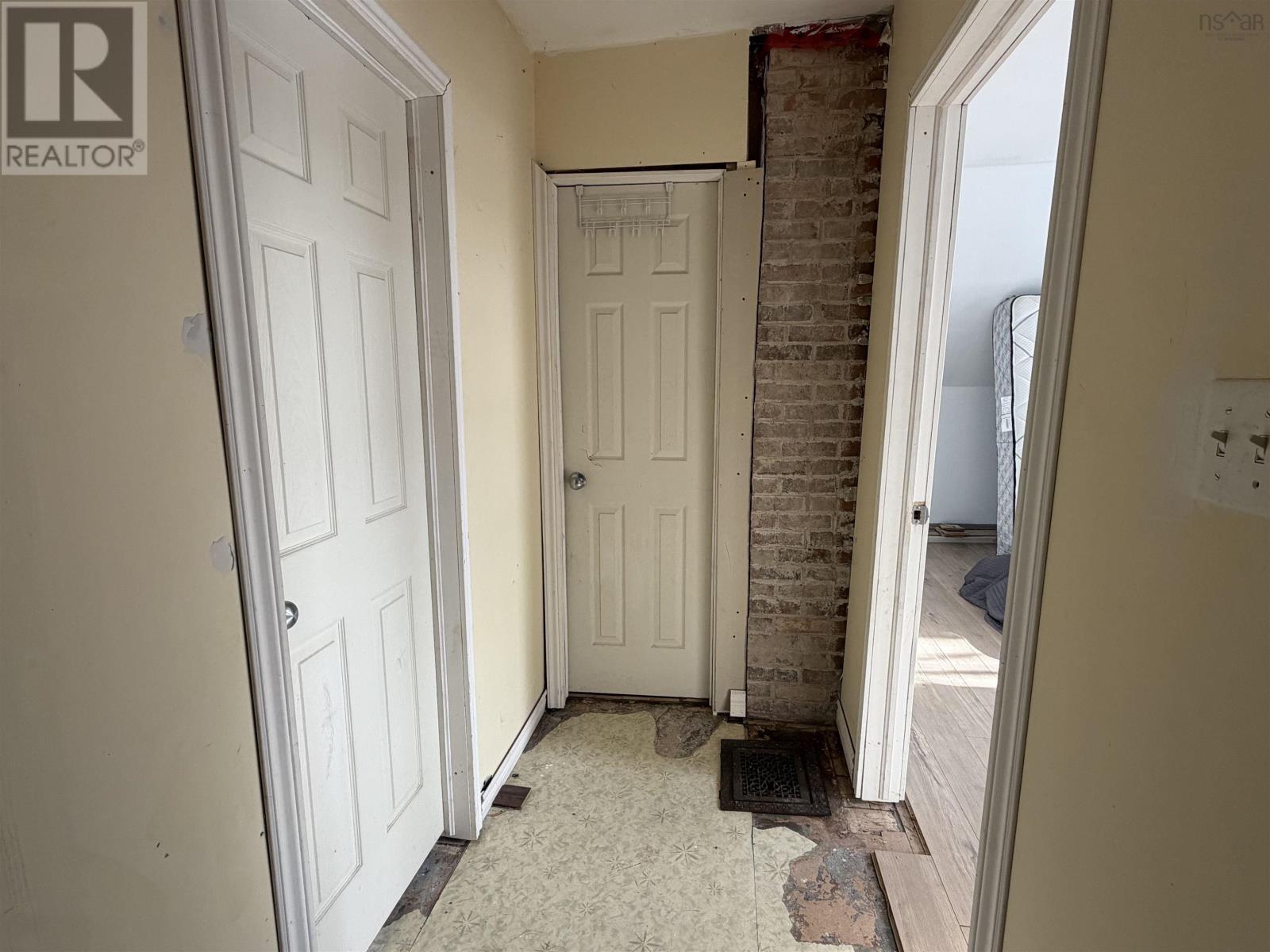 Property 14 of 30 of 1740 East River East Side Road