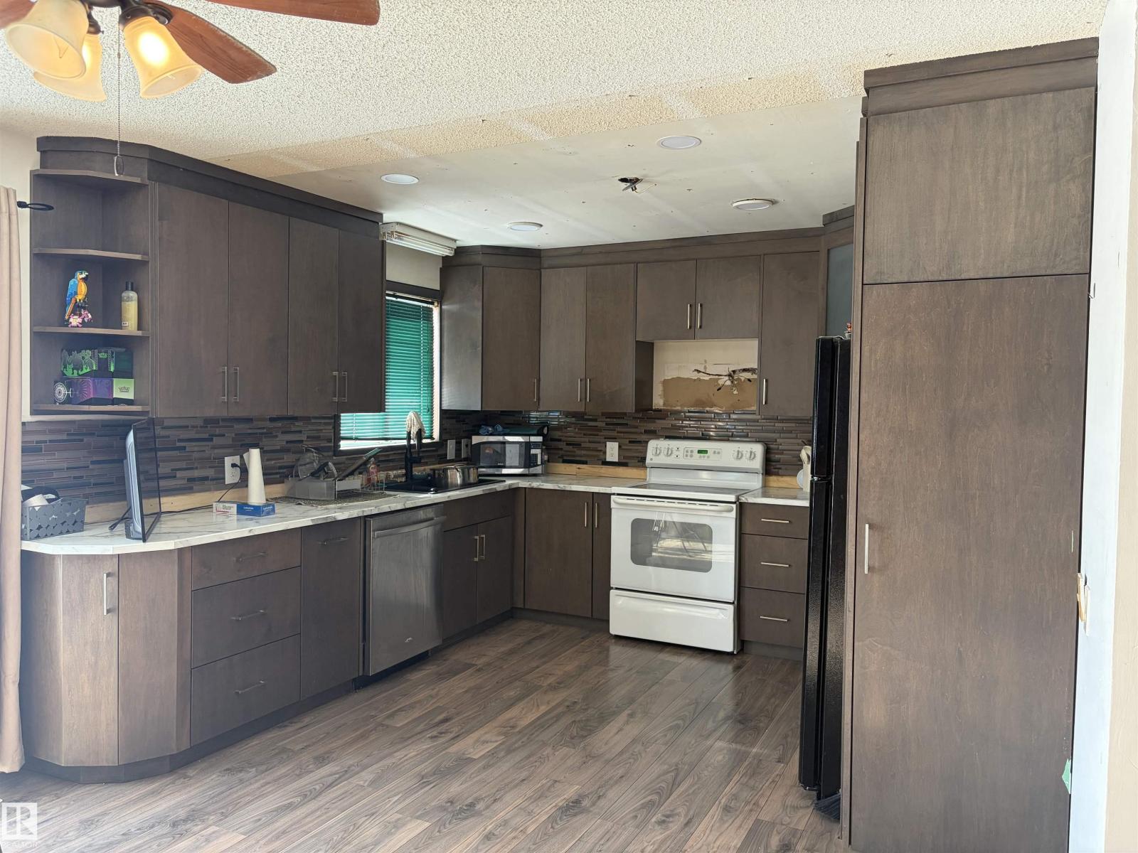 11035 104 Street - Photo 3 of 29, Westlock, Alberta