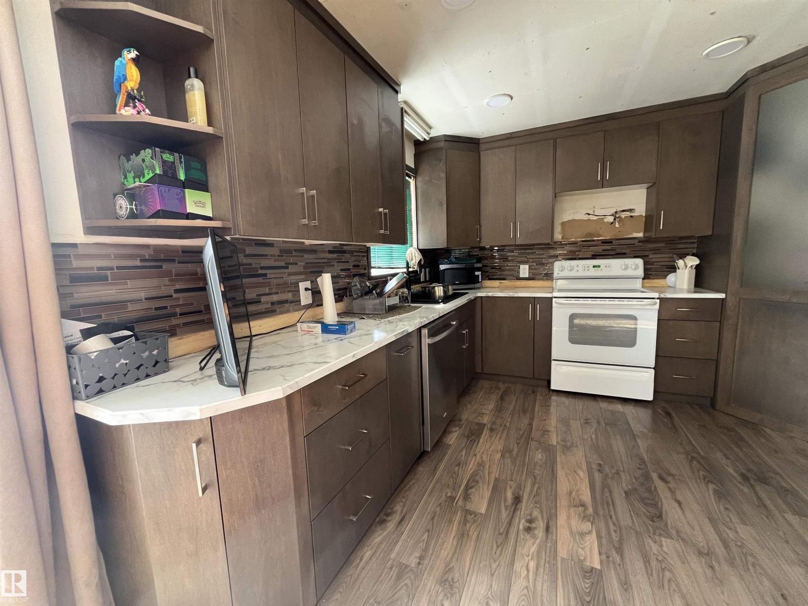 11035 104 Street - Photo 4 of 29, Westlock, Alberta