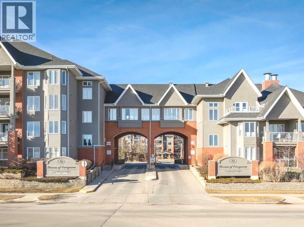 Single Family House for Sale in   Everstone Drive SW Evergreen Calgary 