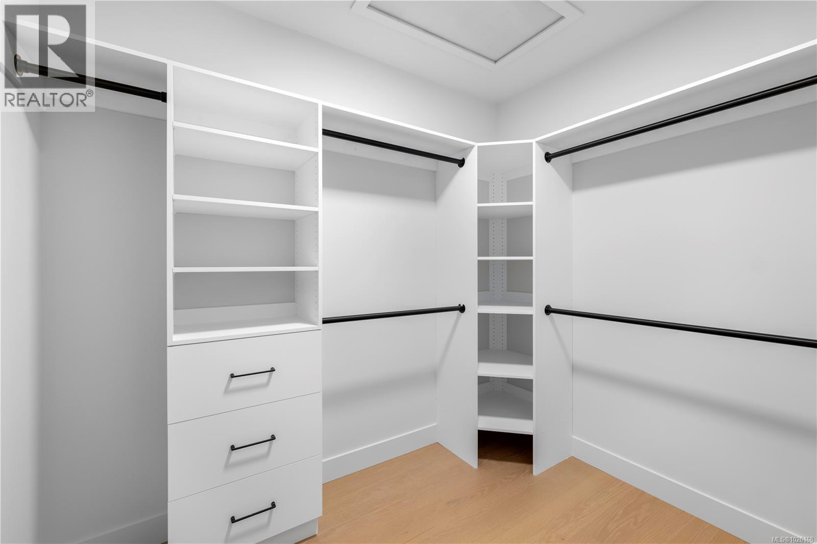 3425 Horizon Terr, Langford