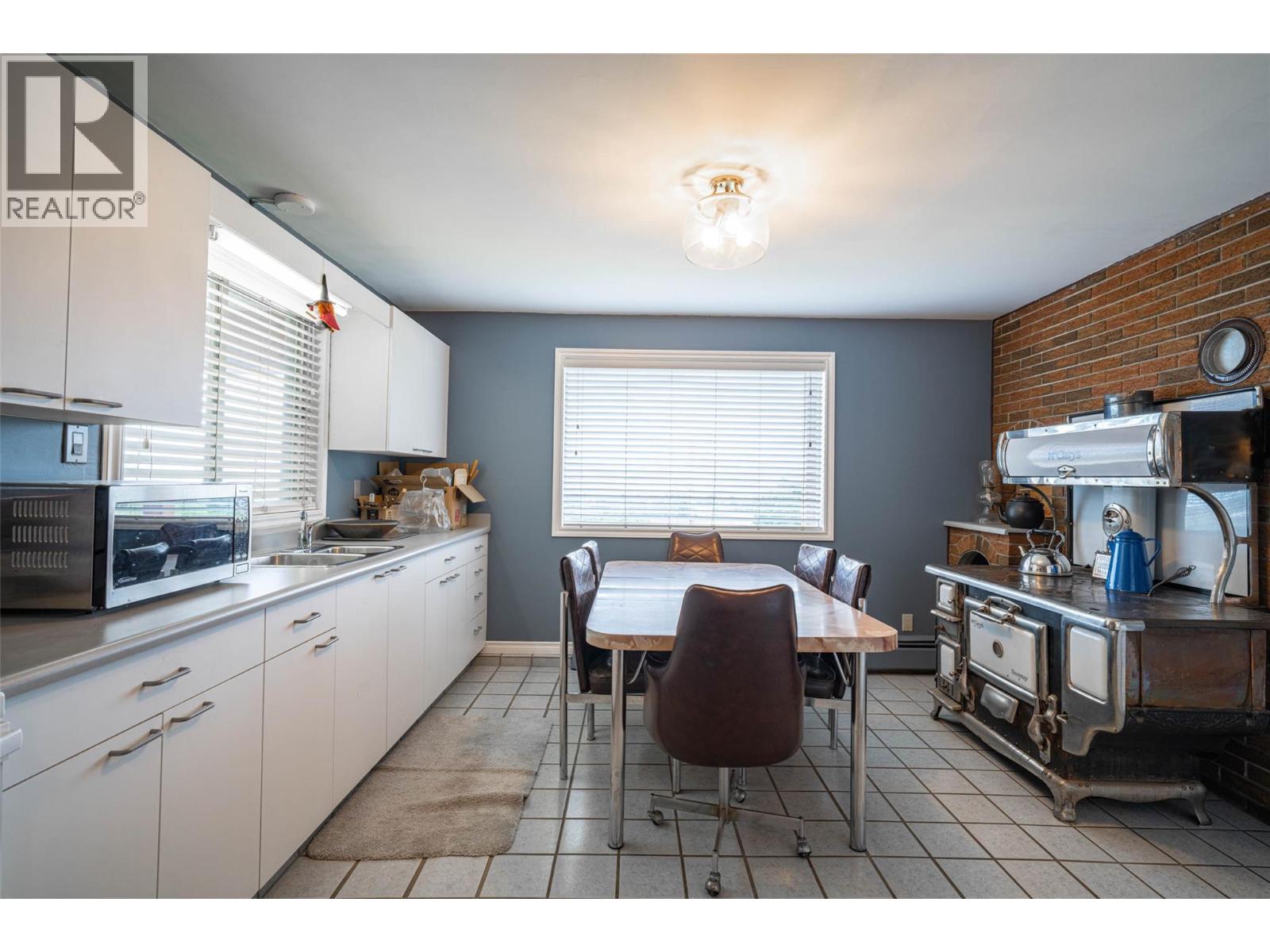 5541 Dixon Dam Road, Vernon