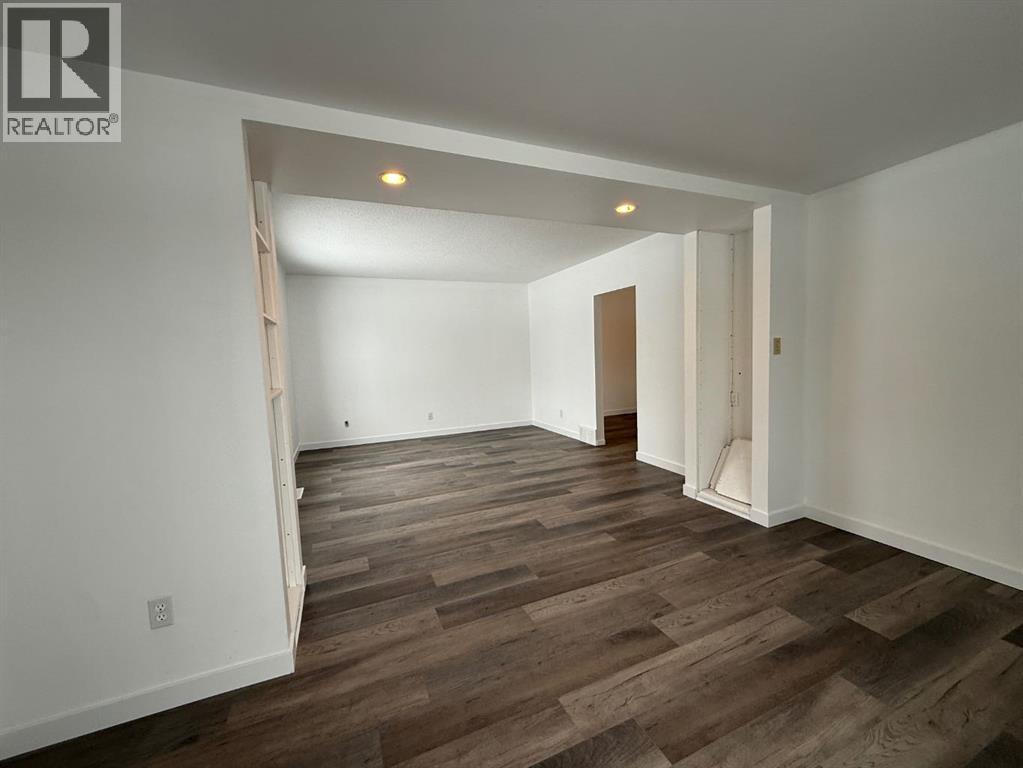 5100 56th Avenue - Photo 5 of 20, High Prairie, Alberta