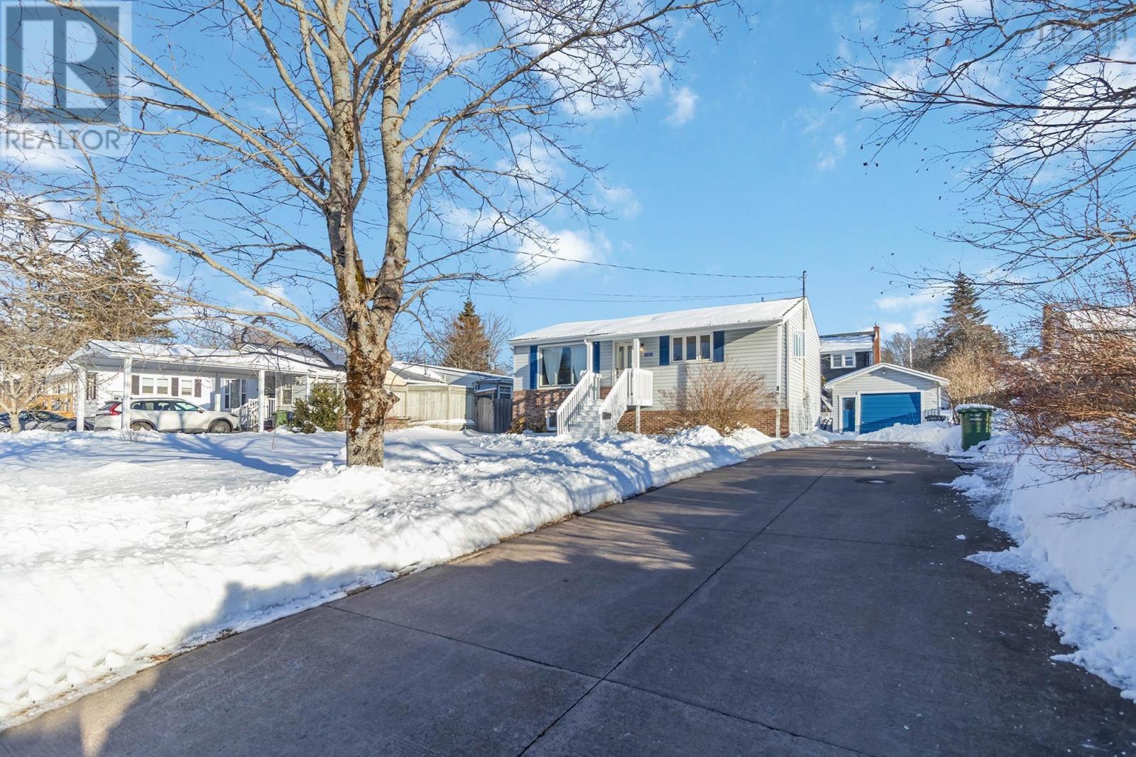 Property 3 of 38 of 132 Charlottetown Way