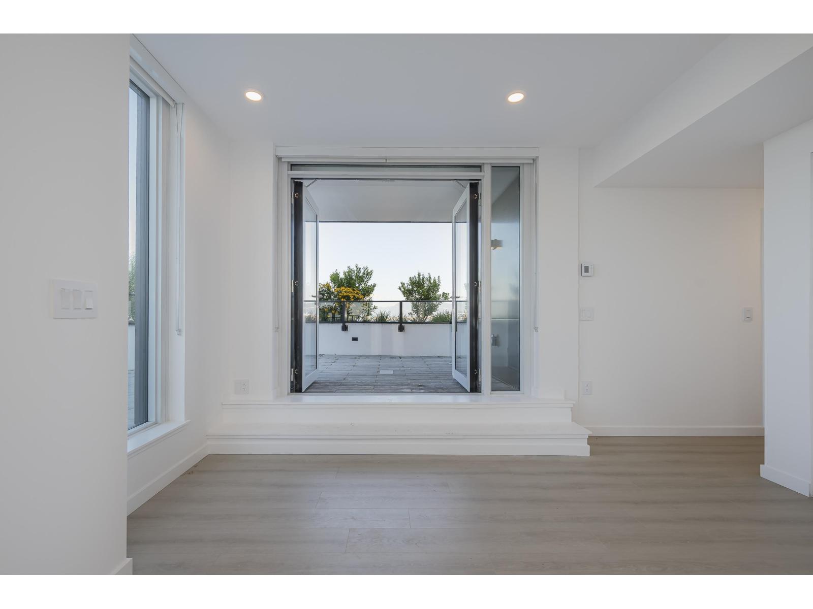 2204 10333 133 STREET, Surrey