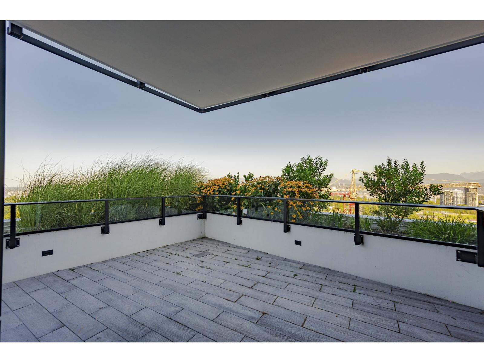 2204 10333 133 STREET, Surrey