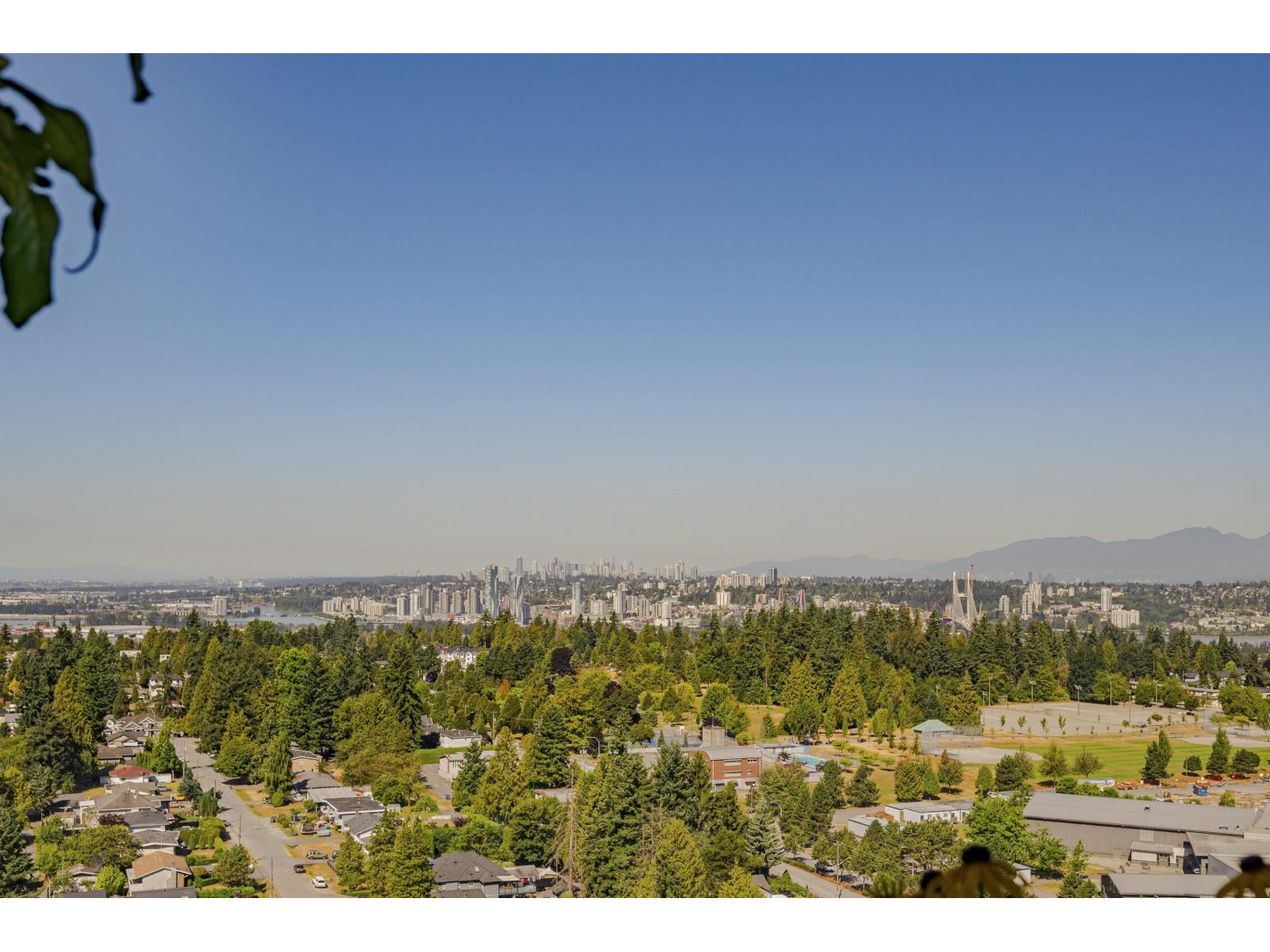 2204 10333 133 STREET, Surrey