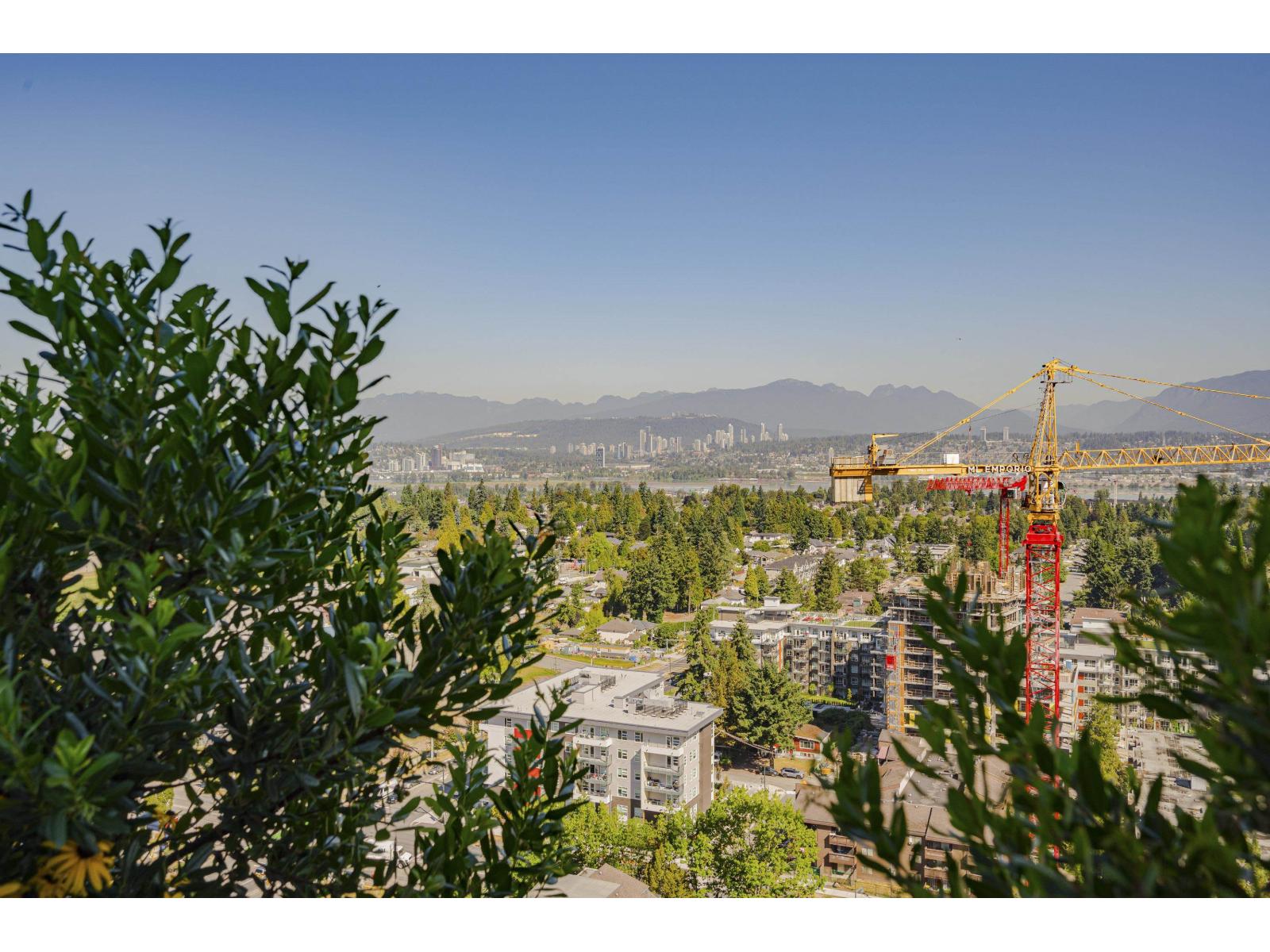 2204 10333 133 STREET, Surrey