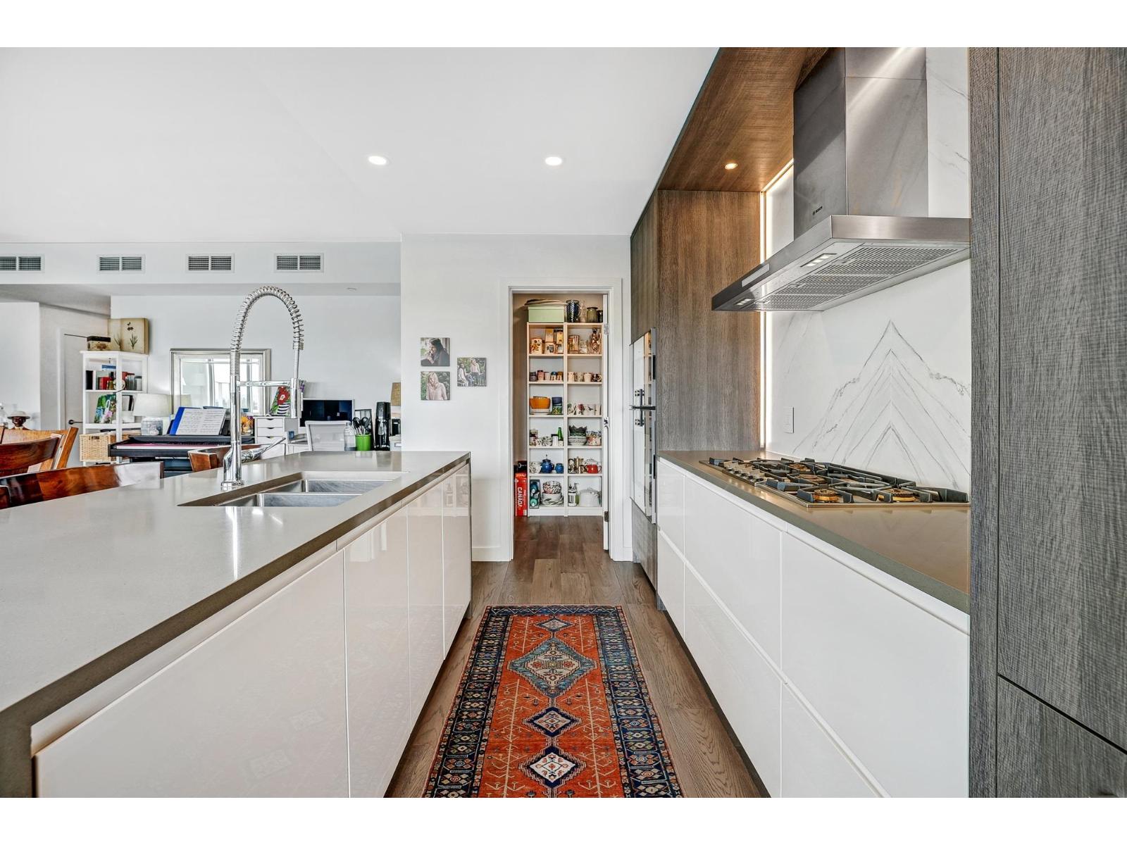 1302 1441 JOHNSTON ROAD, White Rock