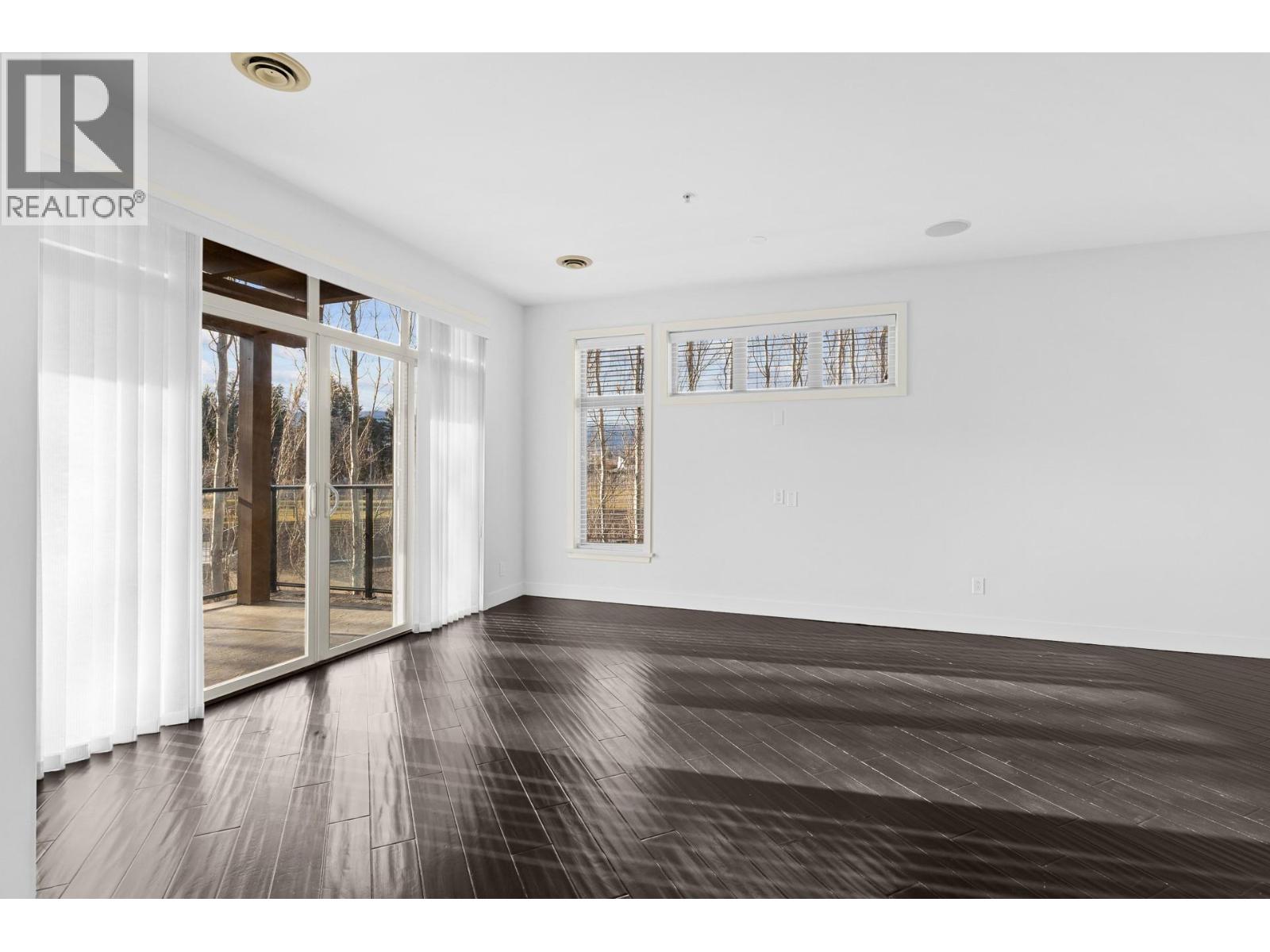 2204 4042 Pritchard Drive North, West Kelowna