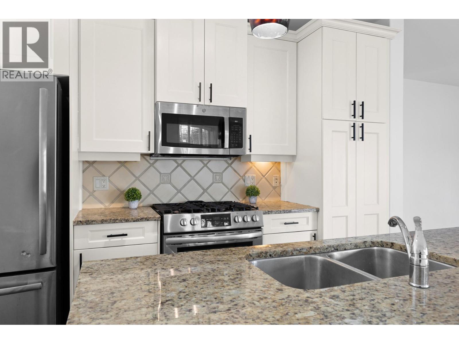 2204 4042 Pritchard Drive North, West Kelowna