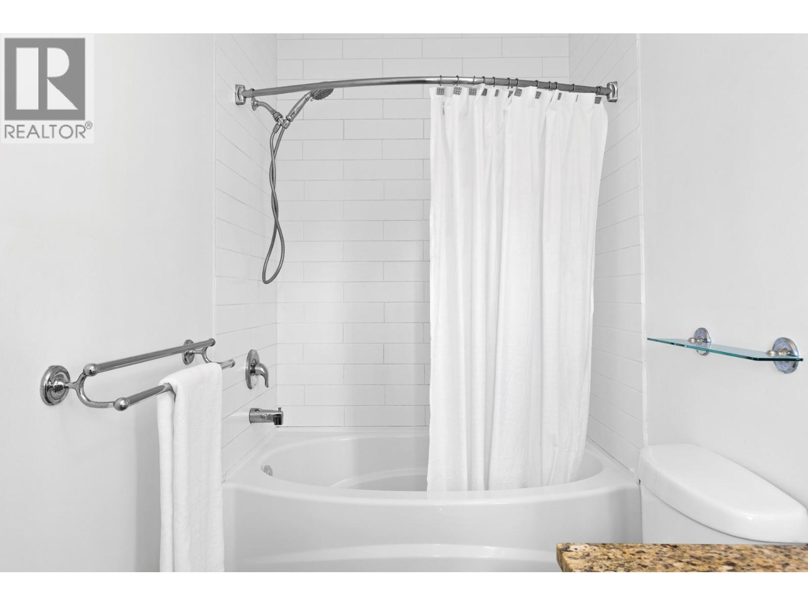 2204 4042 Pritchard Drive North, West Kelowna