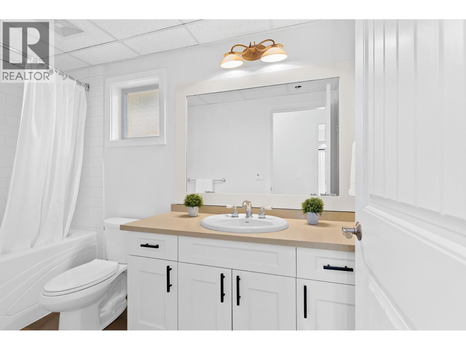 2204 4042 Pritchard Drive North, West Kelowna