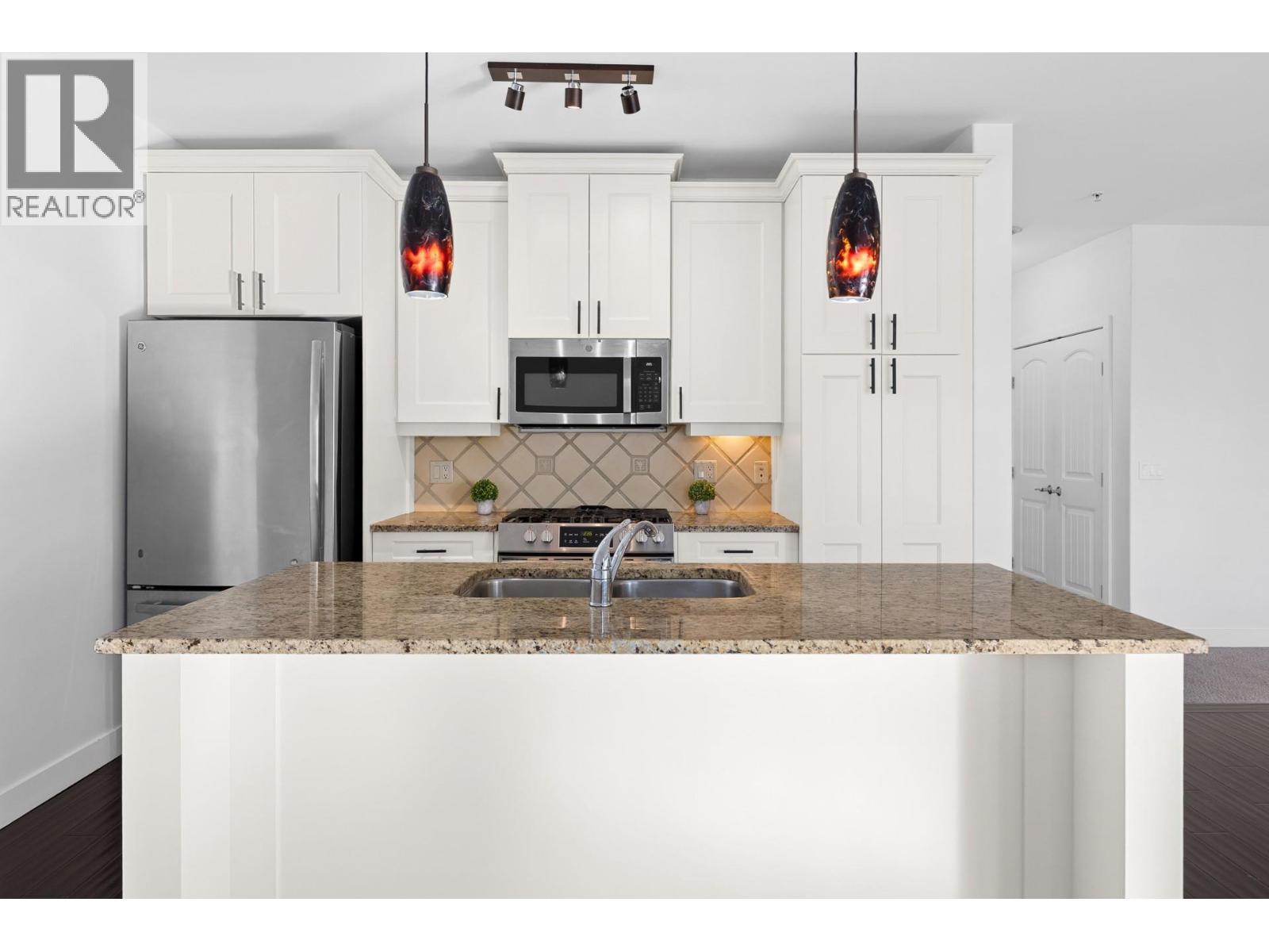 2204 4042 Pritchard Drive North, West Kelowna