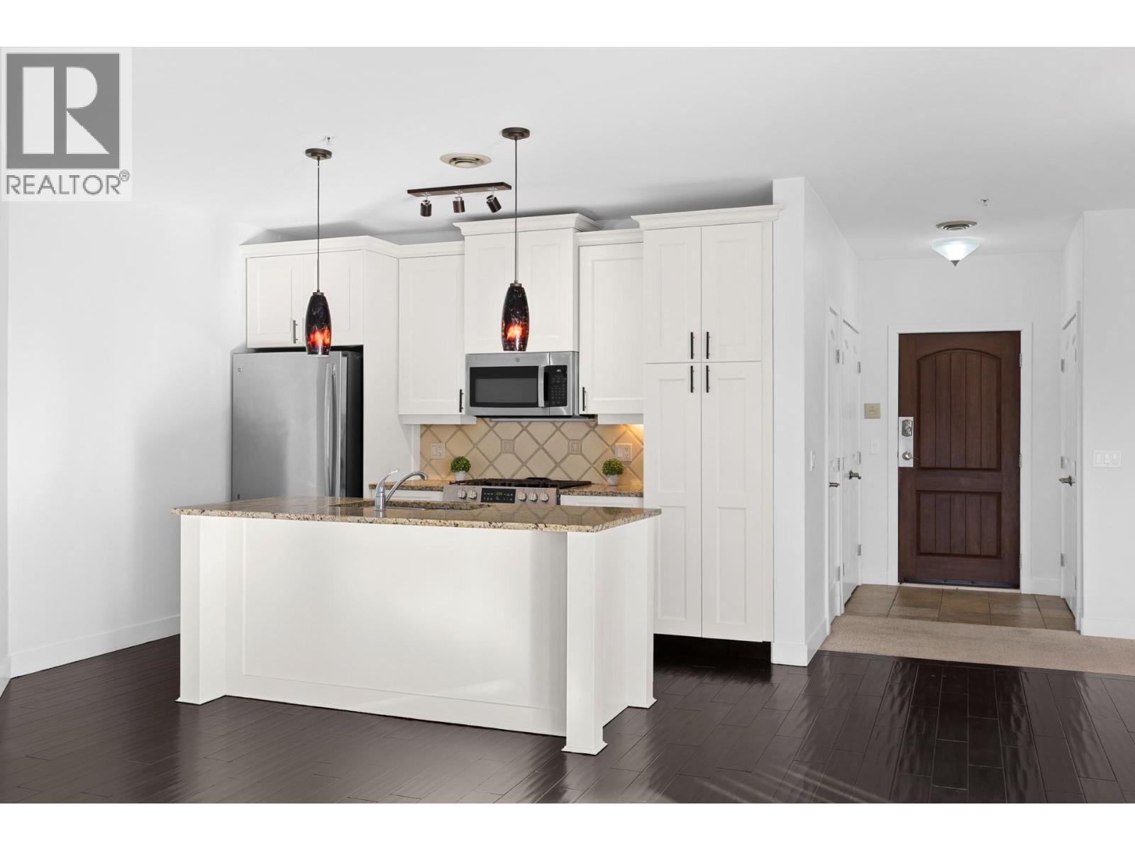 2204 4042 Pritchard Drive North, West Kelowna