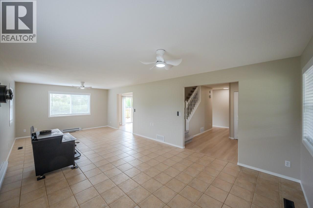 5629 Sawmill Road, Oliver