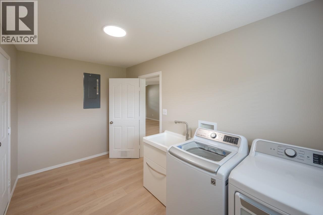 5629 Sawmill Road, Oliver