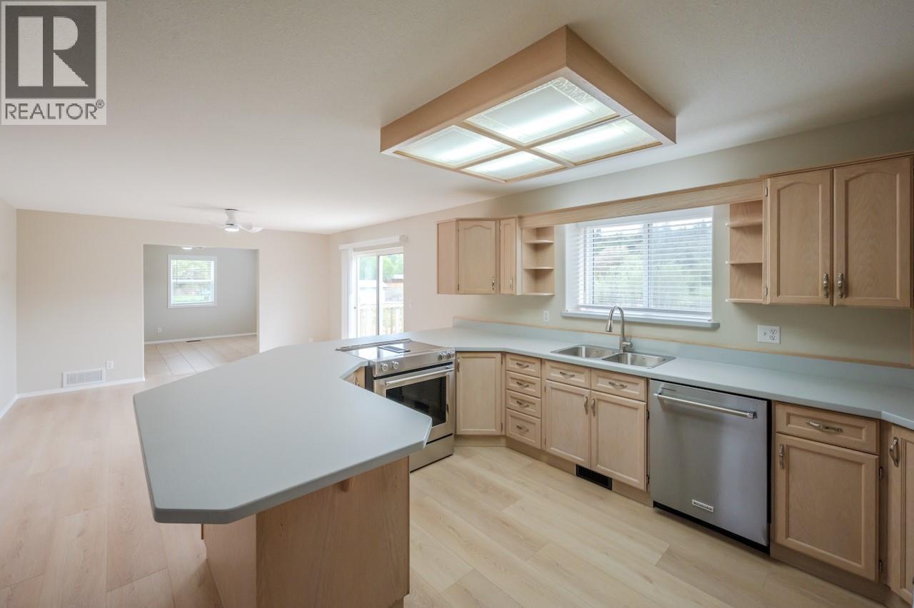 5629 Sawmill Road, Oliver