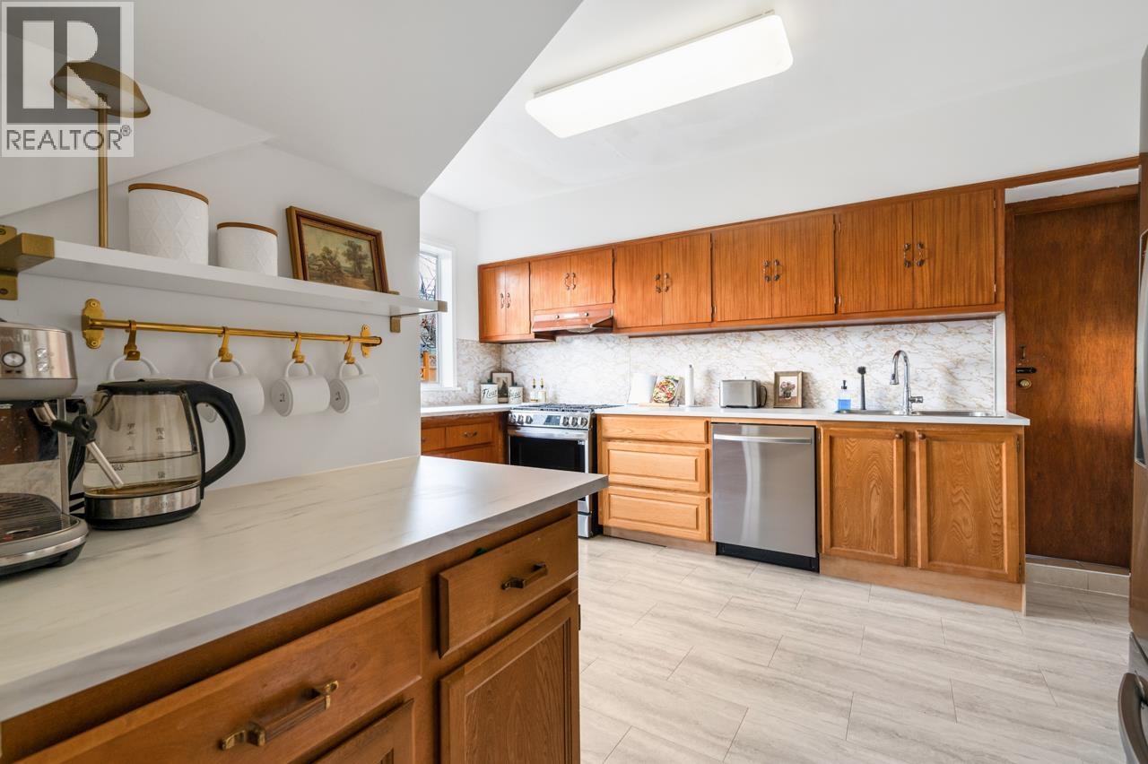 1311 NANAIMO STREET, New Westminster