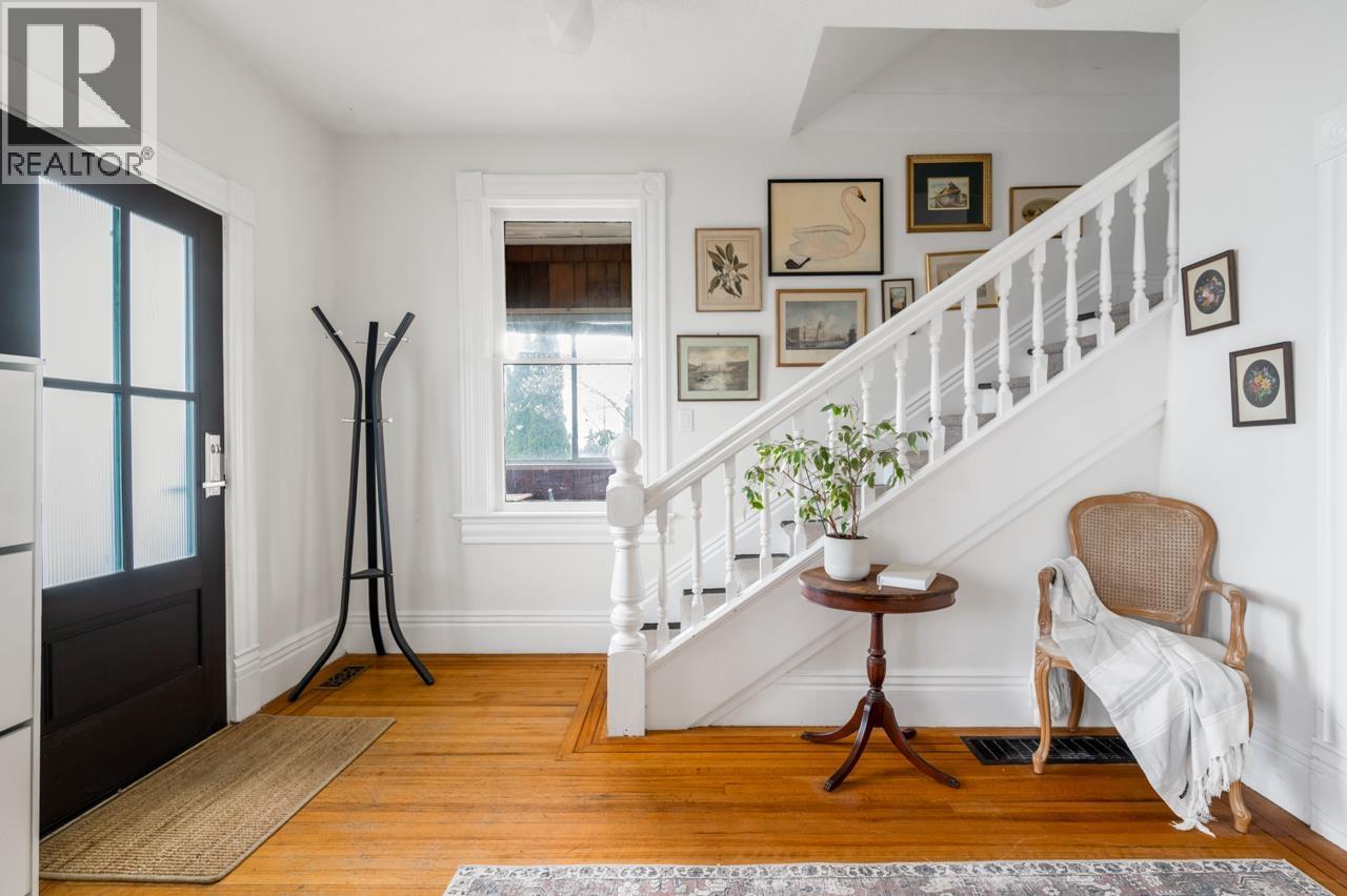 1311 NANAIMO STREET, New Westminster