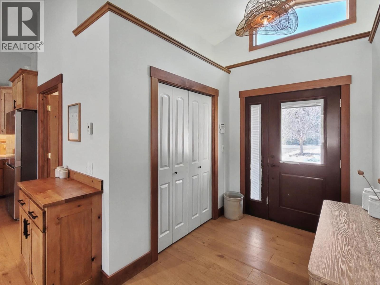 8170 Plotnikoff Road, Grand Forks