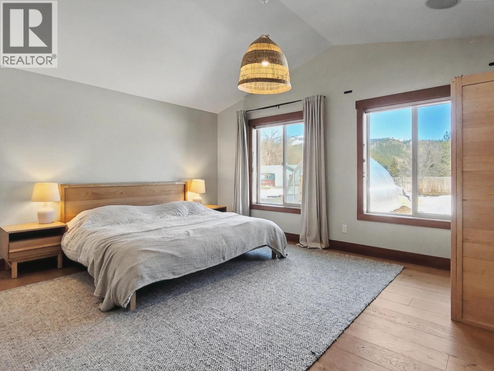 8170 Plotnikoff Road, Grand Forks