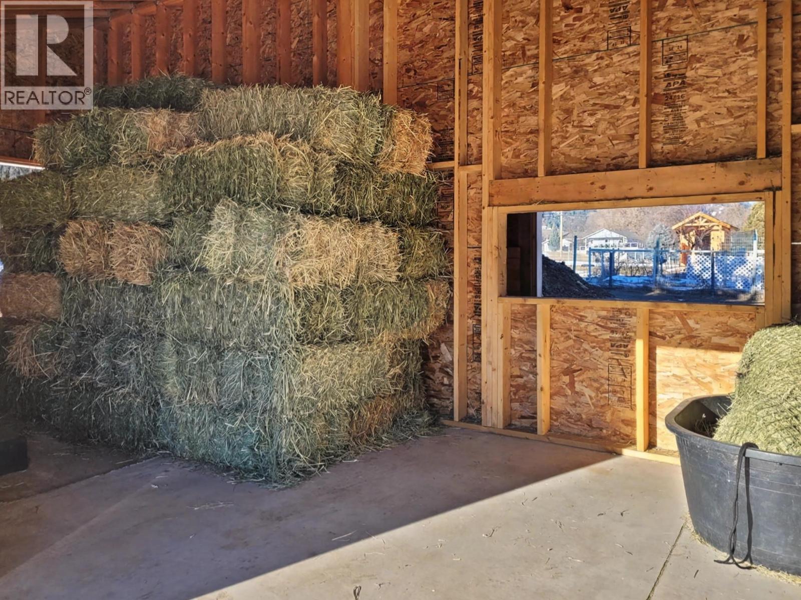 8170 Plotnikoff Road, Grand Forks