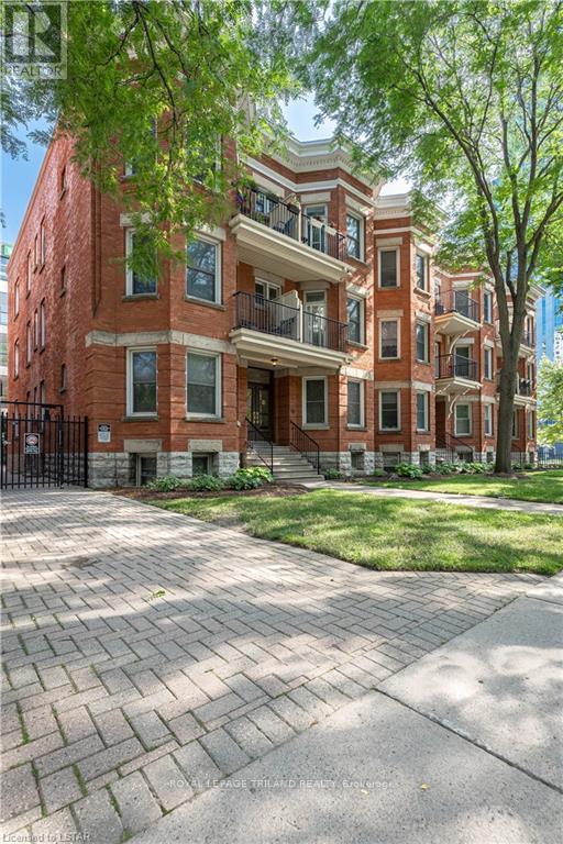 301 - 275 QUEENS AVENUE